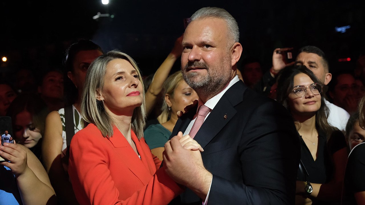 100 Yeni Araçla Zafer Konvoyu