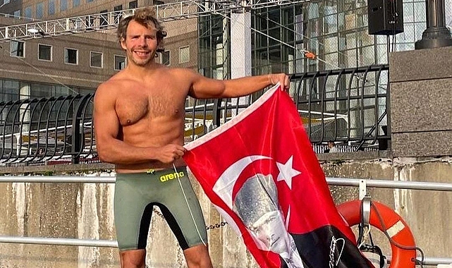 İzmirli Emre’den ABD’de zafer kulacı