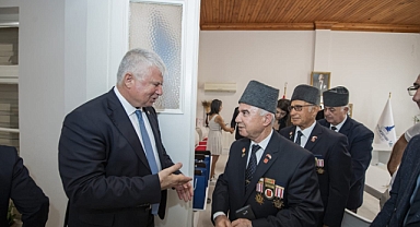 Mustafa Özuslu gazilerle bir araya geldi