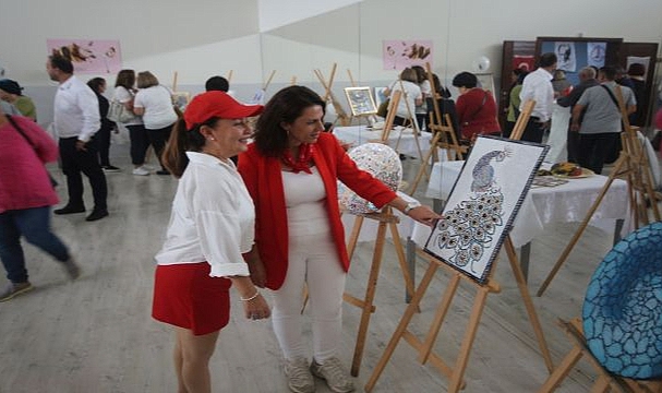 100. yıla özel seramik sergisi sanatseverlerle buluştu