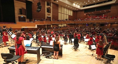 Çocuk Senfoni Orkestrası’ndan Cumhuriyetin 100. Yılı Özel Konseri