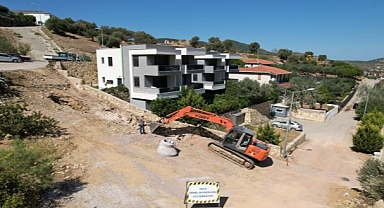 Foça'da kanalizasyon şebekesi imalatı başladı