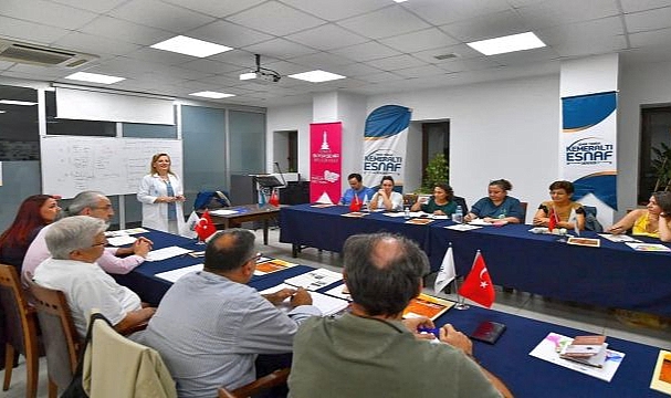İzmir Büyükşehir Belediyesi’nden Kemeraltı esnafına İngilizce eğitimi