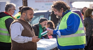 İzmir’den Hatay’a 244’üncü destek tırı gönderildi