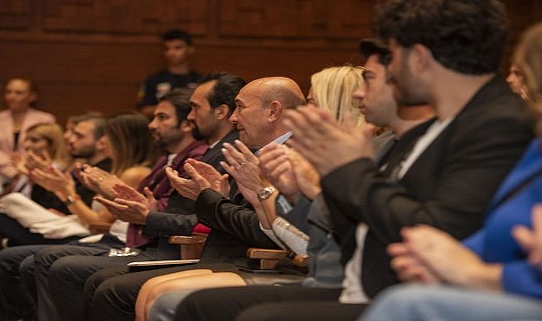 Soyer: “Barış 100 yıllık bir Cumhuriyet mirasıdır”