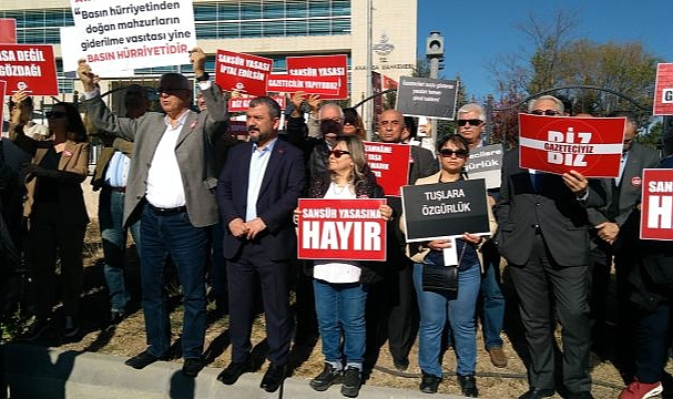 Gazeteciler AYM önünde adalet nöbetinde!