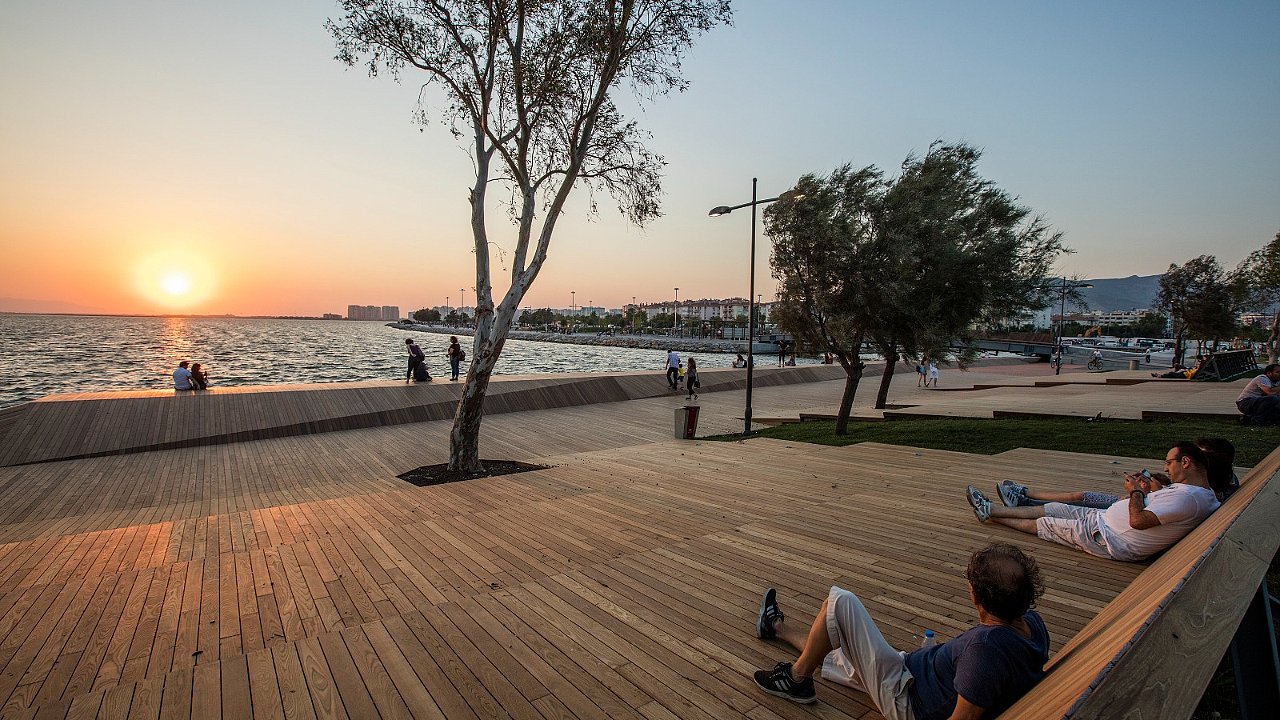 İzmir “2024’te Seyahat Edilmesi Gereken 10 Şehir” listesine girdi
