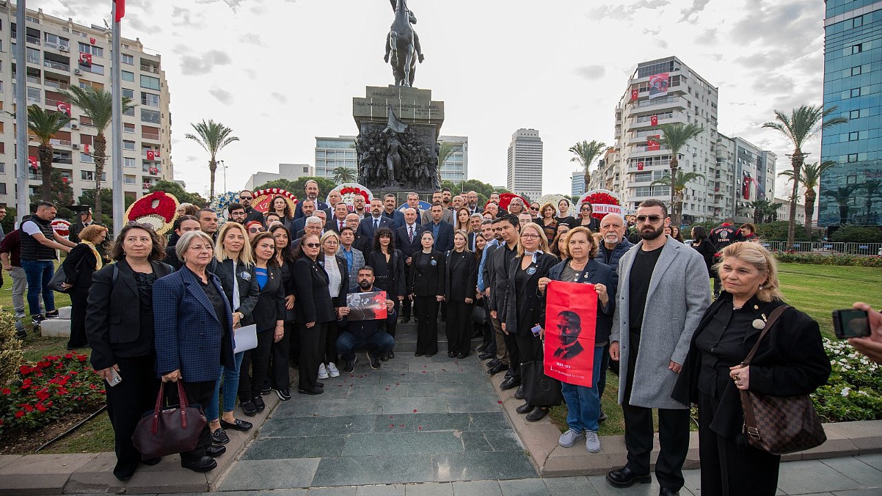 İzmir Ata’nın huzurunda