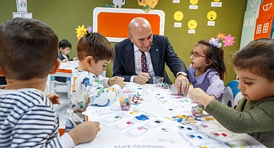 Masal Evi çocuklarından Başkan Soyer’e sürpriz