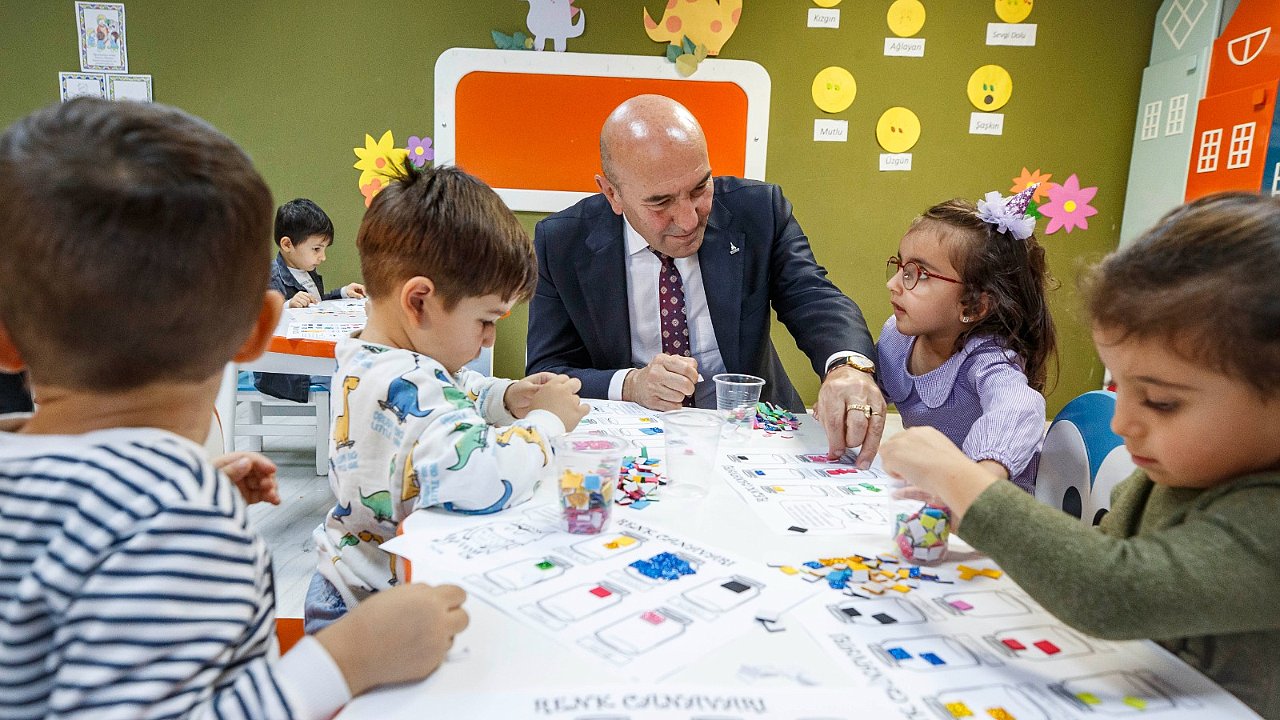 Masal Evi çocuklarından Başkan Soyer’e sürpriz