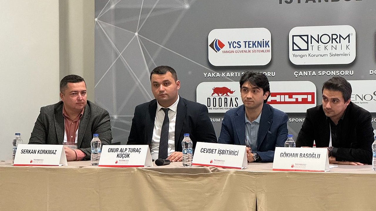 İzmir İtfaiyesi Yangın Güvenliği Sempozyumu’na katıldı