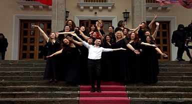 İzmir Büyükşehir Belediyesi Çoksesli Kadınlar Korusu CSO Ada Ankara Sahnesi’nde