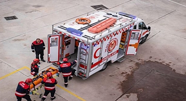 İzmir İtfaiyesinin özel donanımlı paramedikleri Türkiye’ye örnek oluyor