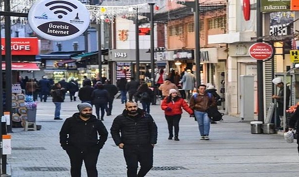 Kemeraltı’nda ücretsiz internet ağı genişliyor