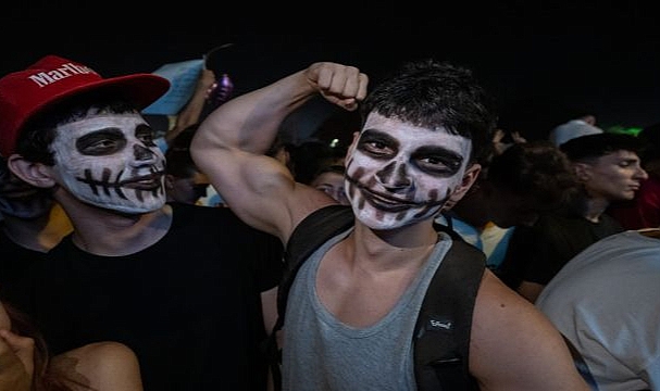 Çim Konserleri’nde “Motive” rüzgarı