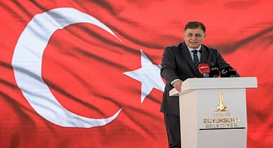 Cumhuriyet Meydanı’nda kutlama