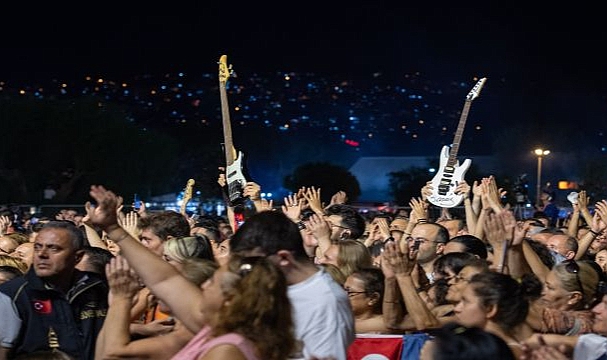 İzmir Fuarı'nda muhteşem final