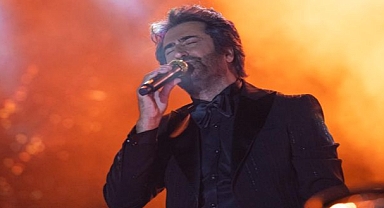 Mahsun Kırmızıgül sahne aldı