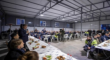 Biz Kocaman Bir Aileyiz