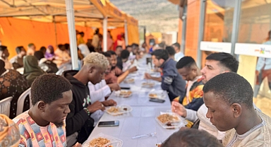 Gambiyalı öğrenciler ile İzmir'de kültür buluşması gerçekleşti