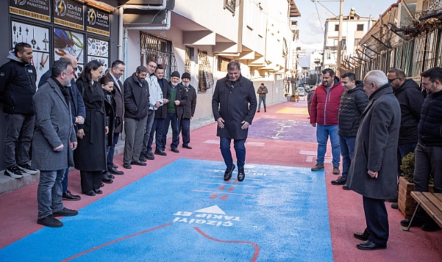 İzmir'de Kamusal Alanlar Yeniden Canlanıyor!