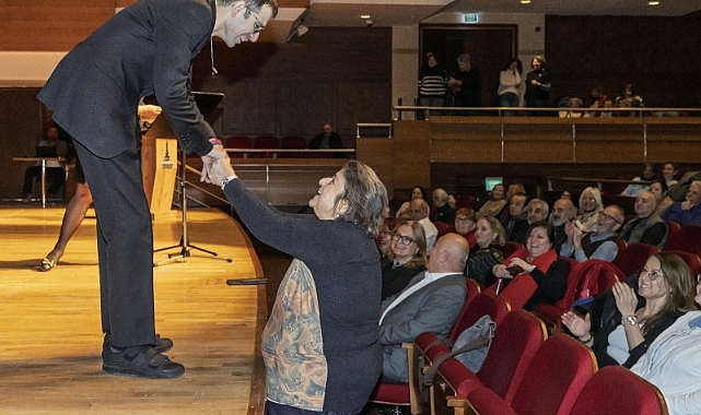 İzmir'de okumanın yaşı yok