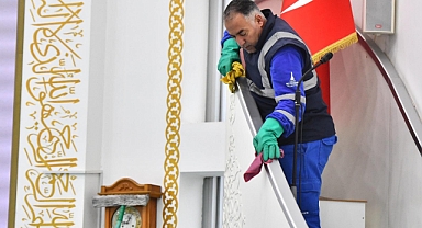 İzmir’de Ramazan Ayı Öncesi İbadethaneler Pırıl Pırıl