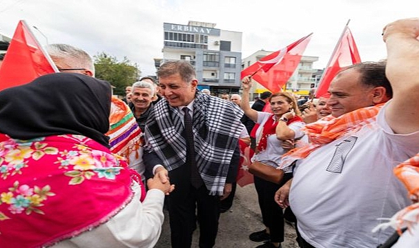 Başkan Tugay, Menemen “Cumhuriyet Her Yerde” kutlamalarına katıldı
