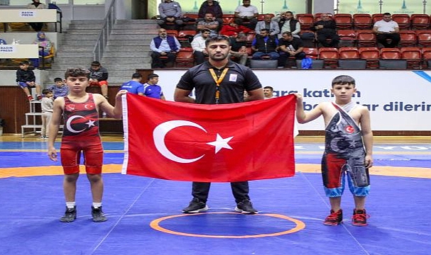 Minik sporcular Cumhuriyet için ter döktü