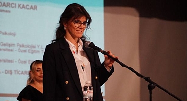 İş hayatına hazırlanan nöroçeşitli gençlerin mezuniyet sevinci