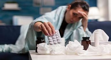 "Gençlerde HIV Alarm Veriyor: Gökengin'den Kritik Uyarı"