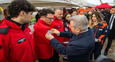 Afetlerde mahsur kalan hayvanlar unutulmayacak