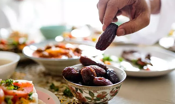 Diyetisyen Küçükbay Uyardı: Ramazan’da Yanlış Beslenme Hayat Kalitesini Bozuyor