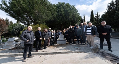 İzmirli usta gazeteci mezarı başında anıldı