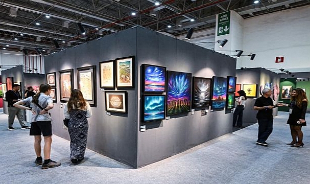 120 galeri, bin 600 sanatçı aynı çatı altında