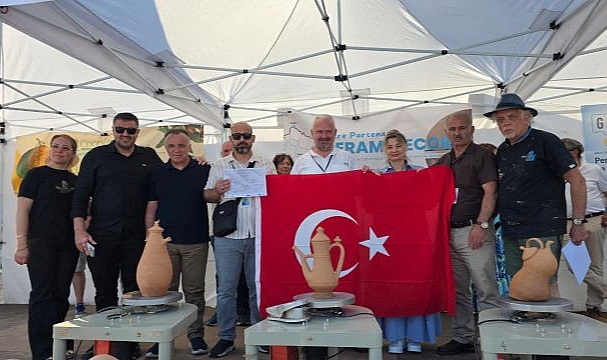 Menemen çömlekçiliği Fransa’da tarih yazdı