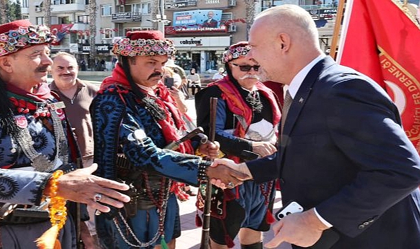 Kurtuluş coşkusu Menemen'i sardı