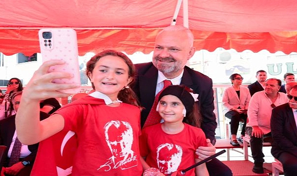 Menemen’de kurtuluş coşkusu Sefo ile yaşanacak